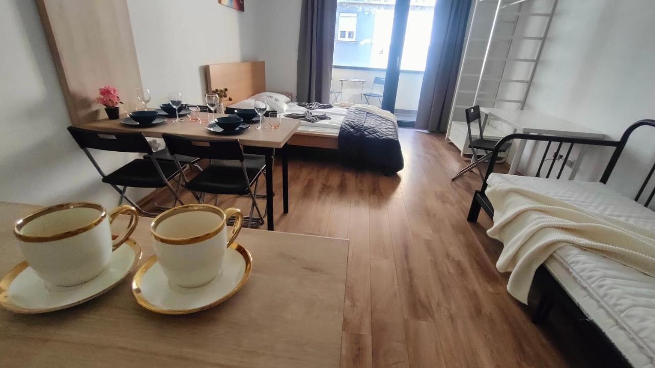 Super Cozy & Central Apartment Boedapest Buitenkant foto