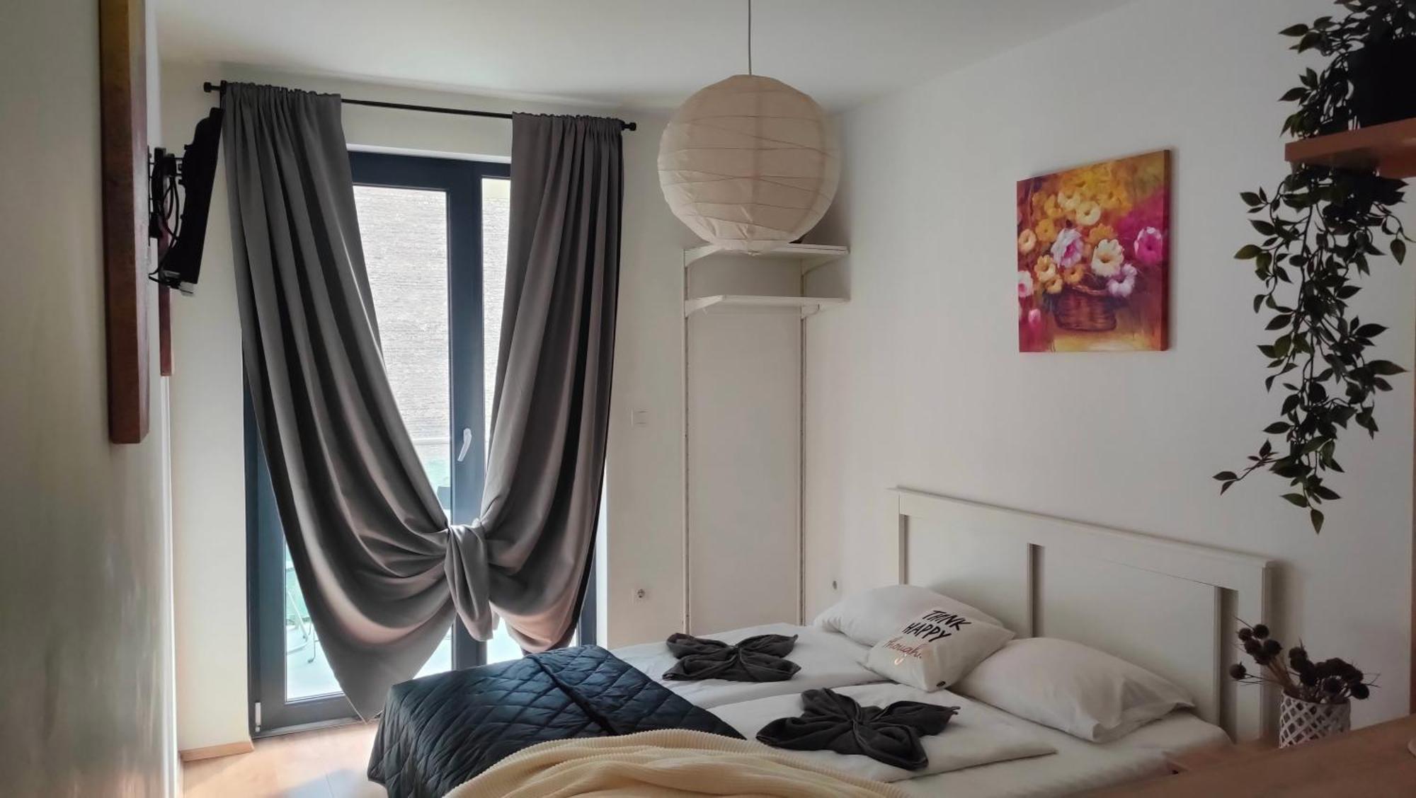 Super Cozy & Central Apartment Boedapest Buitenkant foto